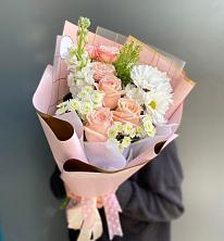 Букет цветов из:  Хризантемы и Розы в Караидель