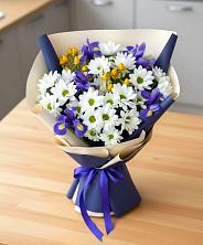 Букет цветов из:  Розы, Ирисы и Хризантемы в Караидель