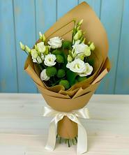 Букет цветов из:  Хризантемы и Лизиантусы в Караидель